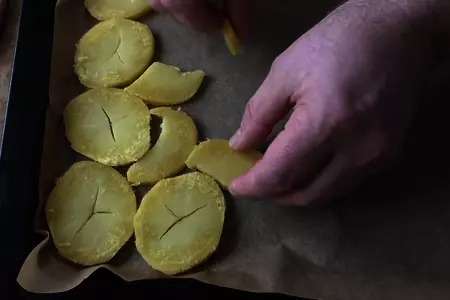 Картофельная запеканка с колбасками: шаг 3