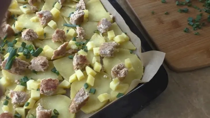Картофельная запеканка с колбасками: шаг 4
