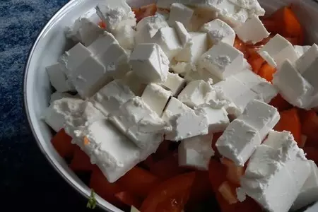 Салат с овощами и сыром фета: шаг 3