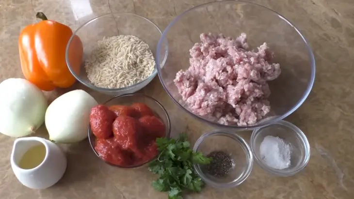 Обед для всей семьи - фрикадельки с макаронами: шаг 1