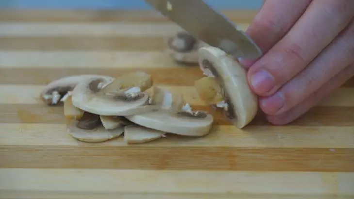 Постные картофельные драники с грибами: шаг 2