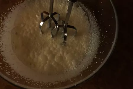 Меренга со взбитыми сливками: шаг 4