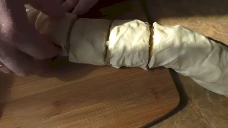 Картошка с мясом и луковыми рулетами: шаг 6