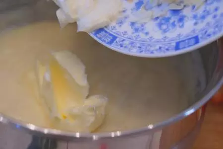 Творожная пасха с клубникой: шаг 4