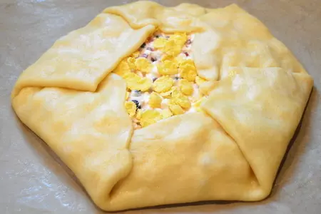 Кукурузная галета с домашним сыром и ягодами.: шаг 6