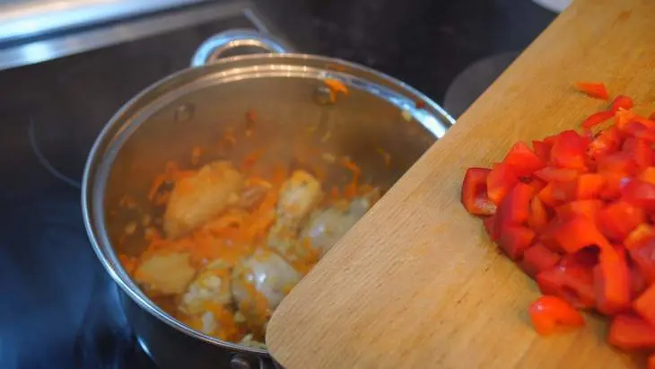 Сырный суп с курицей и болгарским перцем: шаг 7