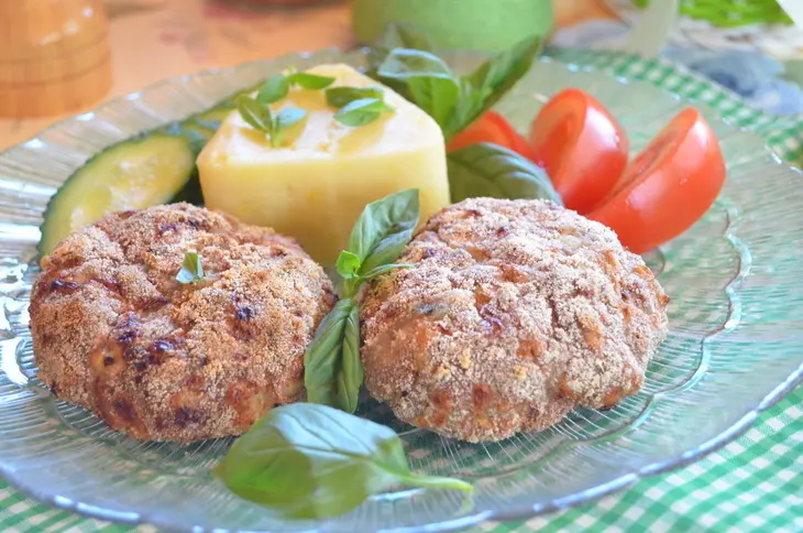 Говяжьи котлеты с кабачком и сыром.: шаг 7
