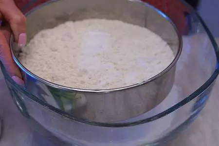 Бездрожжевые пирожки на кефире: шаг 2