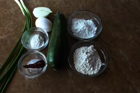 Кабачковые оладьи в корейском стиле: шаг 1