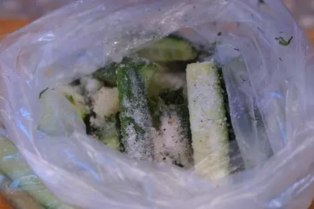 Хрустящие малосольные огурцы: шаг 4