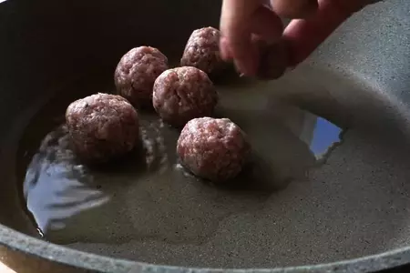Кабачковая лапша с мясными шариками / простые рецепты: шаг 3