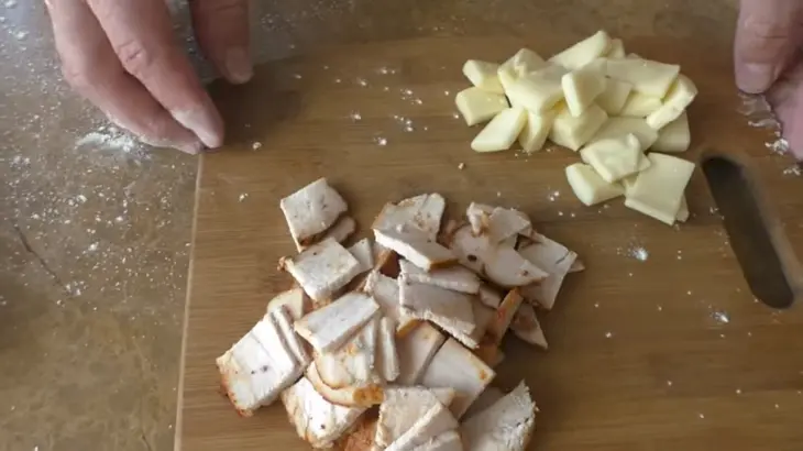 Булочки с курицей и сыром: шаг 3