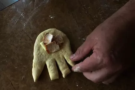 Булочки с курицей и сыром: шаг 5