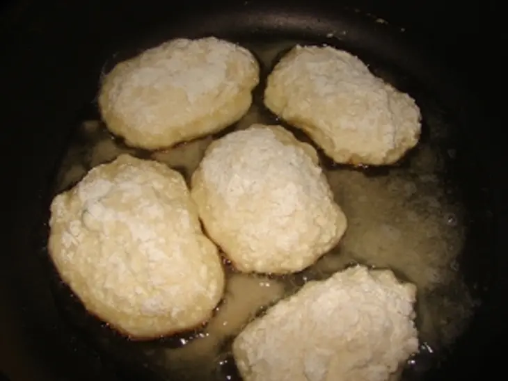 Сырники с начинкой: шаг 4