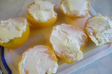 Персики с сыром в ореховой скорлупе: шаг 3