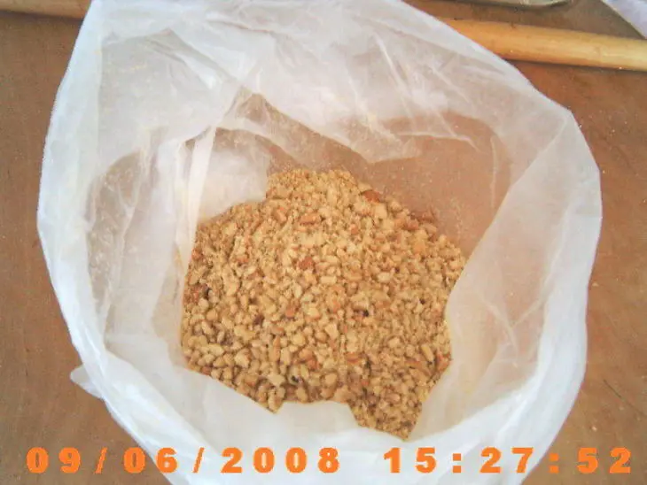 Швейцарский ореховый торт: шаг 3