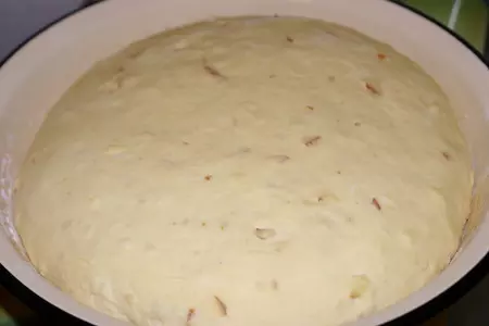 Сдобные кукурузные булочки с колбасным сыром и кунжутом: шаг 6