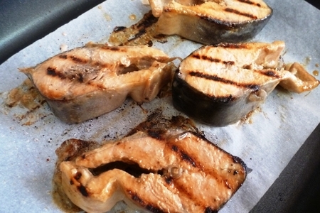Стейки горбуши на гриле в чесночно-медовом маринаде #махеевънаприроде: шаг 4