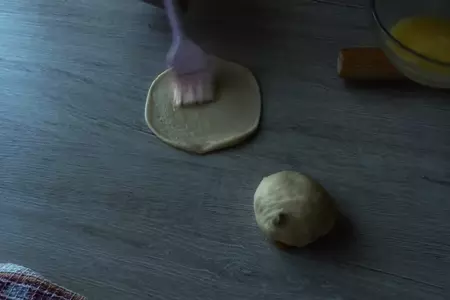Воздушные булочки с карамельной корочкой: шаг 5