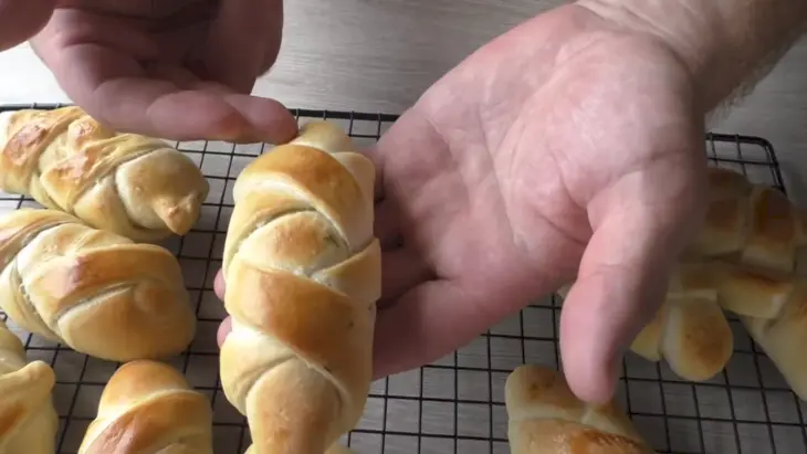 Булочки с сыром / cheese buns: шаг 8