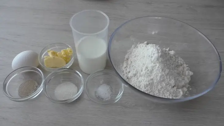 Булочки - пирожки в духовке: шаг 1