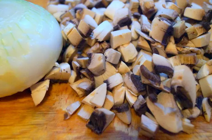 Ассорти наливных пирожков. три начинки на любой вкус!  #махеевънаприроде: шаг 1