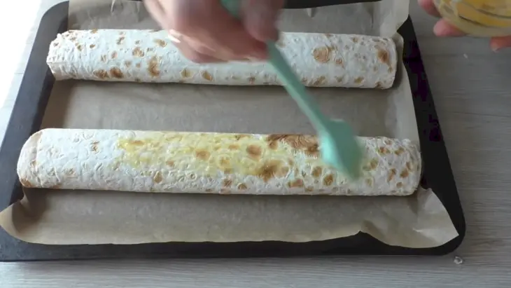 Рулет с маком из лаваша: шаг 5