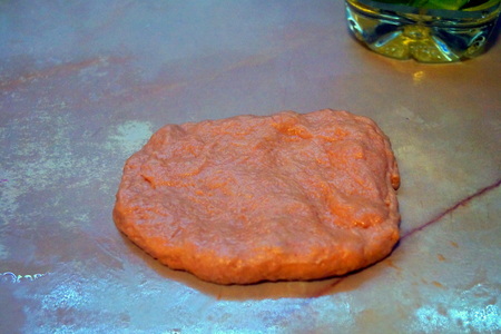 Пикантные булочки для хот догов на томатном тесте и конечно же сами хот доги #махеевънаприроде: шаг 5