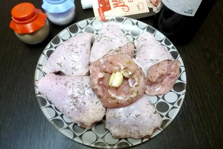 Куриные ножки запеченные с чесноком в соусе барбекю: шаг 2