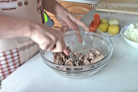 Рыбные котлеты из консервированной рыбы: шаг 2
