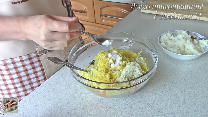 Рыбные котлеты из консервированной рыбы: шаг 5