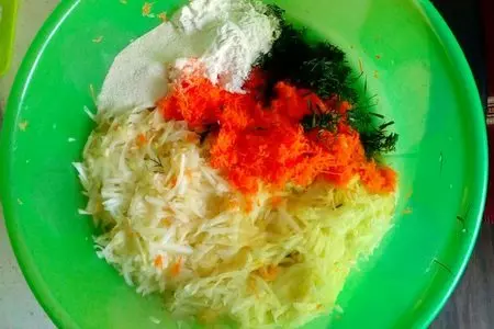Творожная запеканка с кабачками и морковью: шаг 2