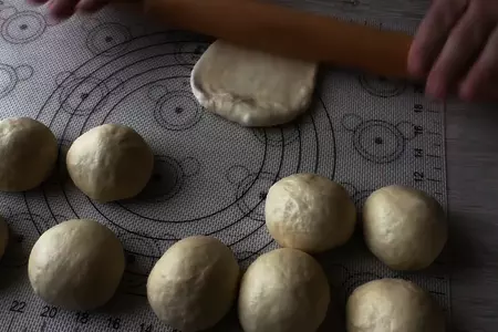 Сырные булочки, мягкие и с хрустящей корочкой: шаг 4
