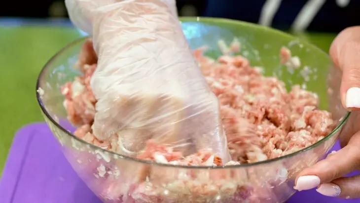 Домашние беляши с сочной начинкой из мяса: шаг 4