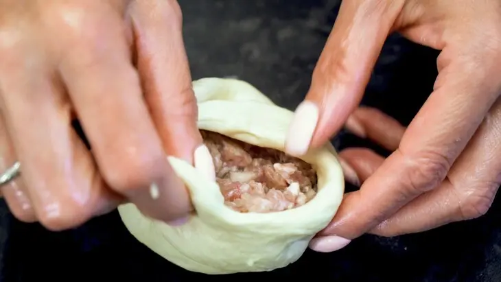 Домашние беляши с сочной начинкой из мяса: шаг 7