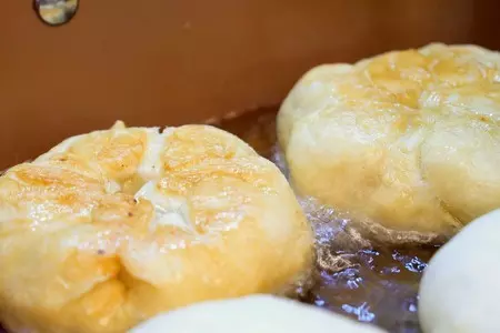 Домашние беляши с сочной начинкой из мяса: шаг 8