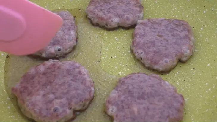 Закуска "печёночные ромашки": шаг 4