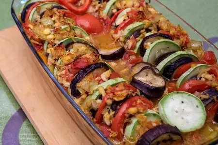 Овощной рататуй запеченный с рыбой в духовке: шаг 8