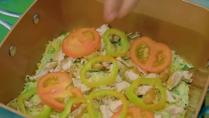 Пицца из кабачков с курицей: шаг 8