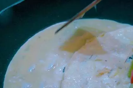Яичный рулет с овощами на завтрак: шаг 9