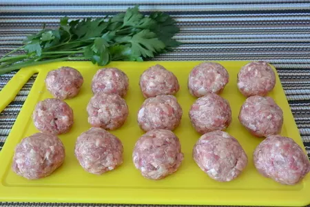 Шашлычки из кабачка и фарша на шпажках: шаг 3