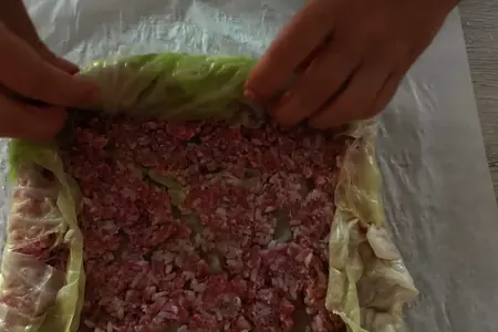Капустный рулет с фаршем / простой рецепт: шаг 4