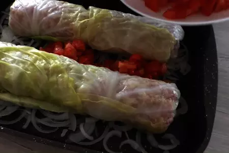 Капустный рулет с фаршем / простой рецепт: шаг 5