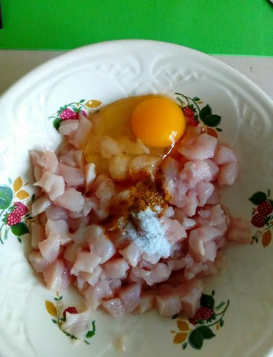 Куриные биточки со сливками: шаг 3