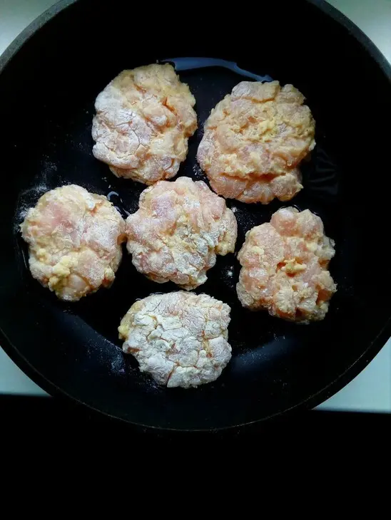 Куриные биточки со сливками: шаг 5