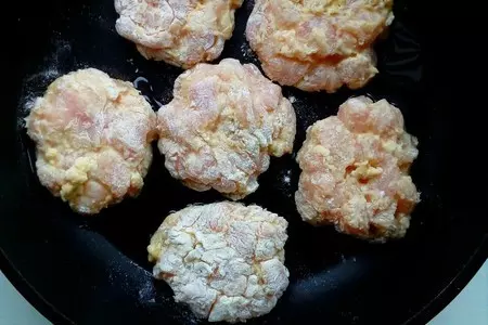 Куриные биточки со сливками: шаг 5