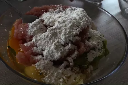 Оладьи с кабачком, фаршем и картошкой: шаг 4