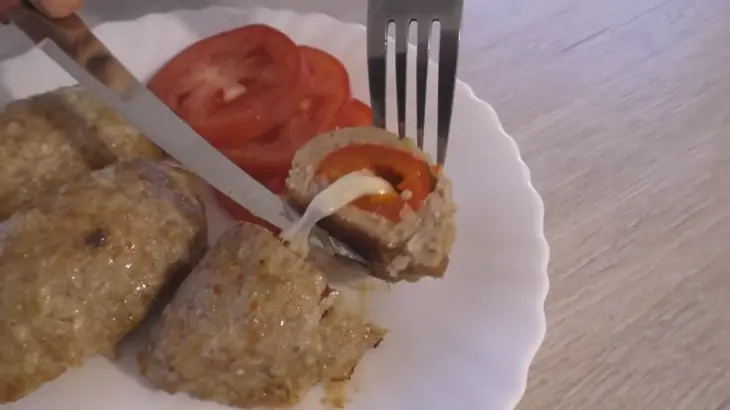 Котлета фаршированная перцем и сыром: шаг 8