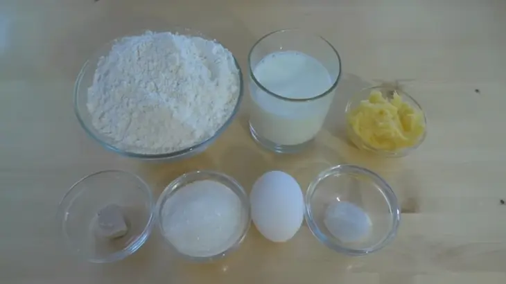 Булочки с яблоками: шаг 1