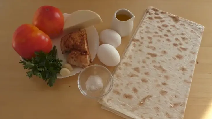Трубочки из лаваша с мясом на закуску: шаг 1